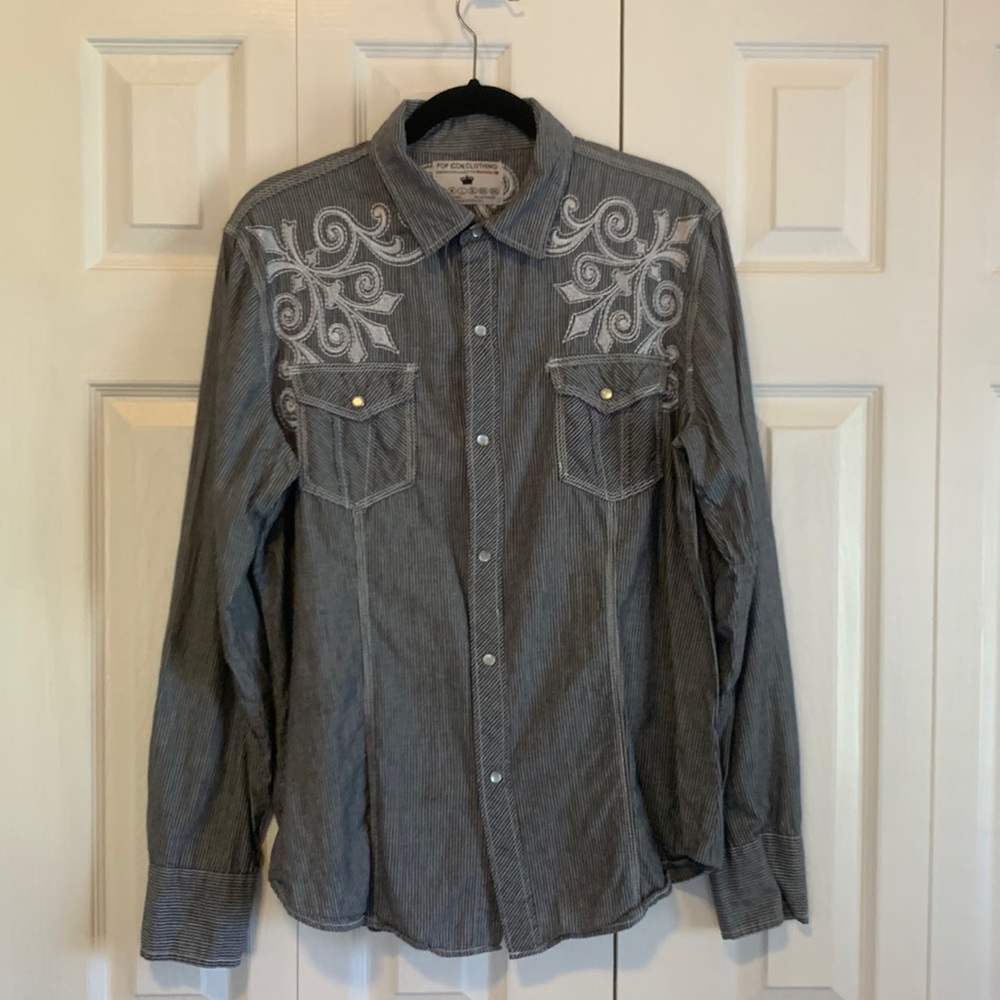 Men’s Pop Icon Clothing Embroidered Pinstripe Pearl Button Down Shirt Size Large